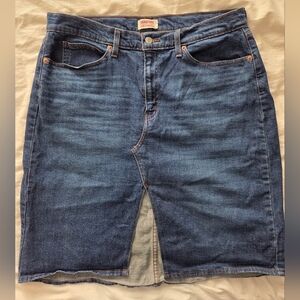 Levis Women's Dark Blue Denim Skirt